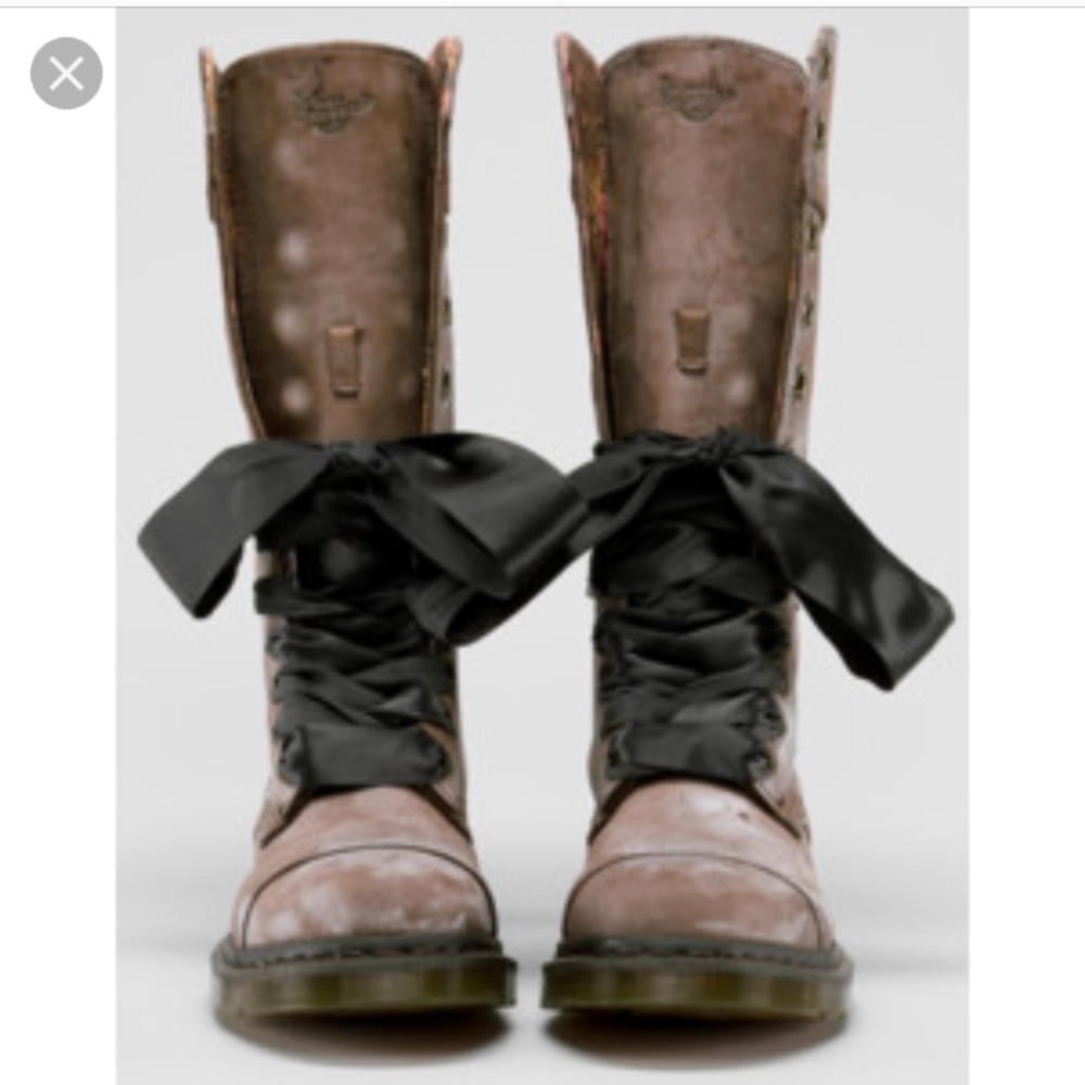 Dr. Martens 1914 Triumph